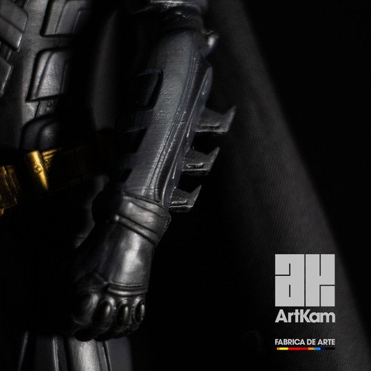 Escultura Batman de Pie - Imagen 4